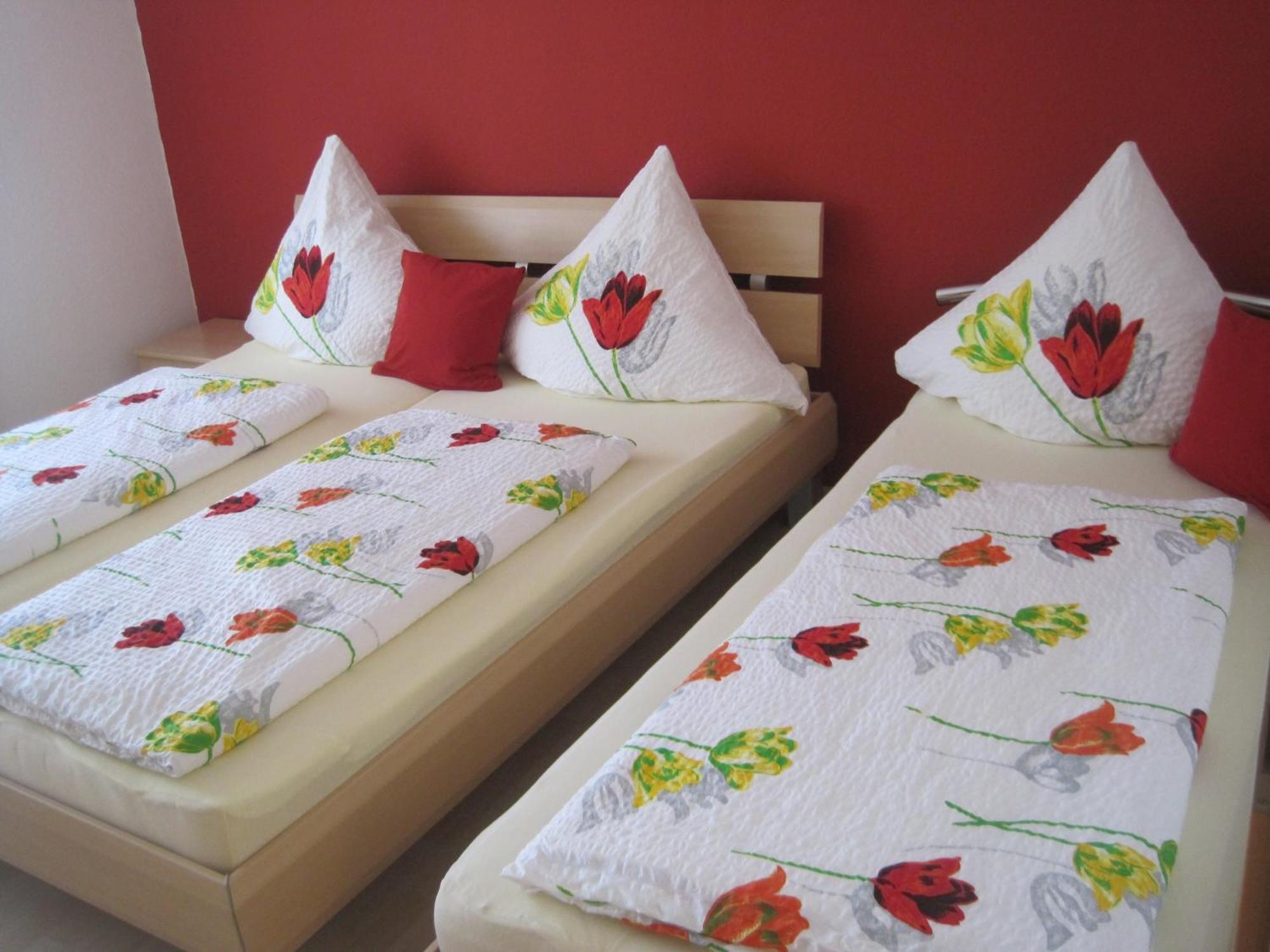 Haus Alexandra Apartment รูสท์ ภายนอก รูปภาพ